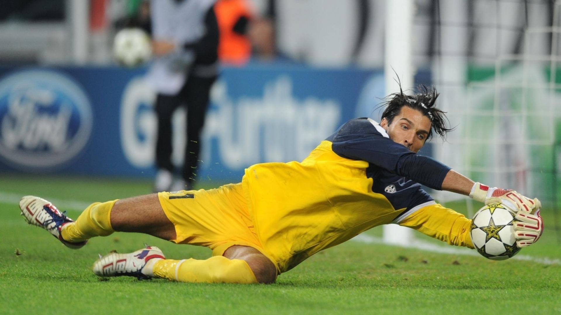 -巴西国家队大胜巴拉圭，晋级美洲杯四强赛，巴西足球队美洲杯